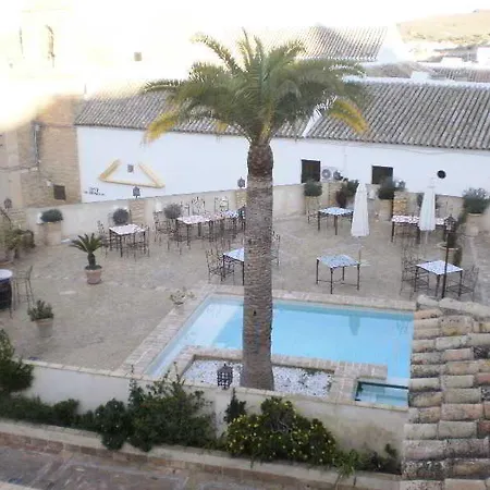 Hospederia Del Monasterio 2*