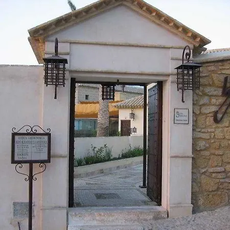 Hospederia Del Monasterio Osuna